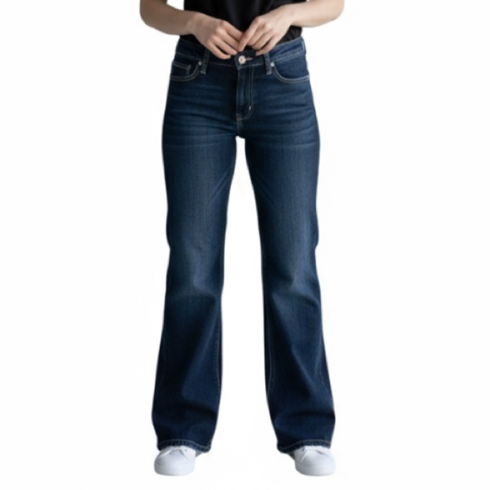 E. Carinae EC Women’s Juniors Jeans Size 8 lightly distressed
